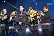劇中で「サル君」と呼ばれる秀吉役を演じた山田孝之は、猿まわしを従え現れた。