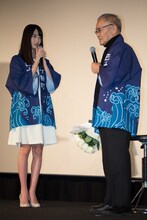 左から高橋ひかる、石橋冠。