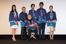 左から高橋ひかる、西田敏行、石橋冠、竹野内豊、江口洋介、優香。