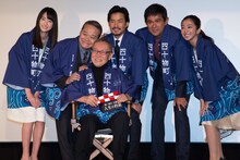 「人生の約束」公開初日舞台挨拶の様子。左から高橋ひかる、西田敏行、石橋冠、竹野内豊、江口洋介、優香。