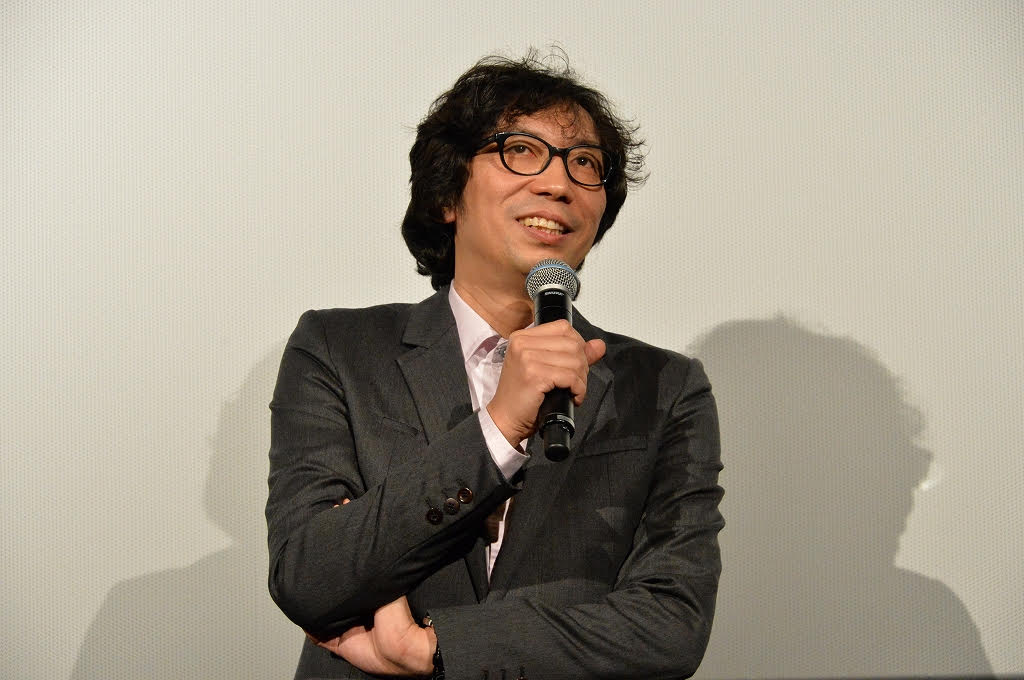 「ピンクとグレー」のスペシャル初日舞台挨拶に登壇した行定勲。