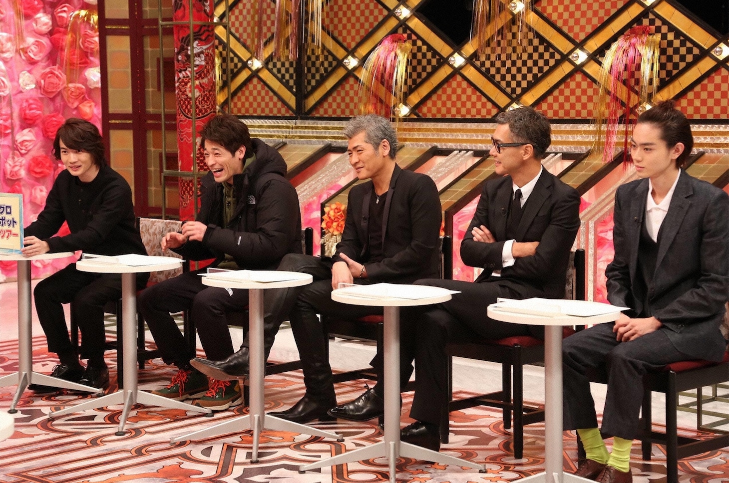「SMAP×SMAP フィーリングデートSP 豪華俳優の本気プランで日本全国へ！」より。左から神木隆之介、佐藤隆太、吉川晃司、渡部篤郎、菅田将暉。(c)フジテレビ
