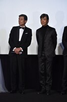 左からタカ役の舘ひろし、ユージ役の柴田恭兵。