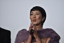 第1作「あぶない刑事」の監督・長谷部安春の実娘でもある長谷部香苗。