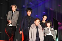 「TOO YOUNG TO DIE! 若くして死ぬ」完成披露試写会セレモニー会場に現れた監督・キャストたち。