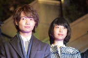 左から神木隆之介、森川葵。