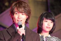 左から神木隆之介、森川葵。