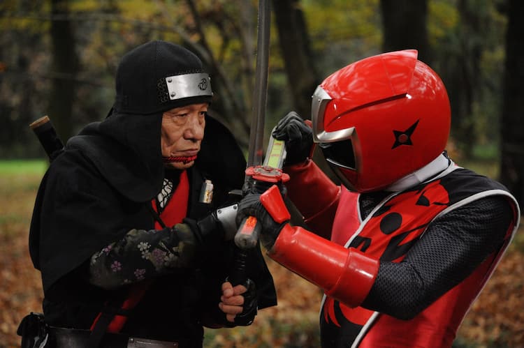 笹野高史が ニンニンジャー で最年長変身記録を更新 あと10年くらいは動ける 映画ナタリー