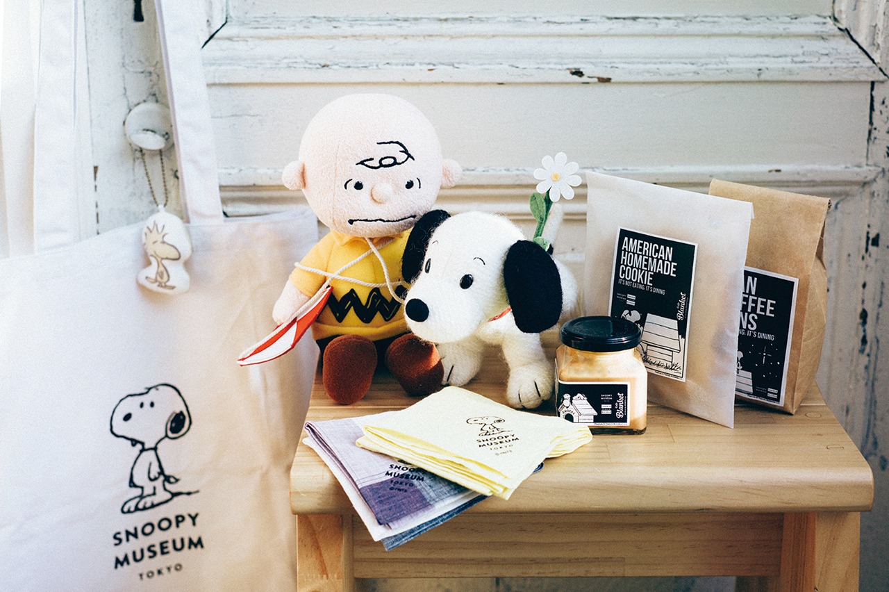 ミュージアムショップBROWN’S STOREの商品一例。 (c)Peanuts Worldwide LLC