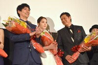 「縁（えにし）The Bride of Izumo」初日舞台挨拶の様子。