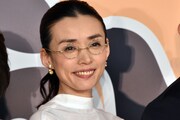 平田家長女・成子役の中嶋朋子。