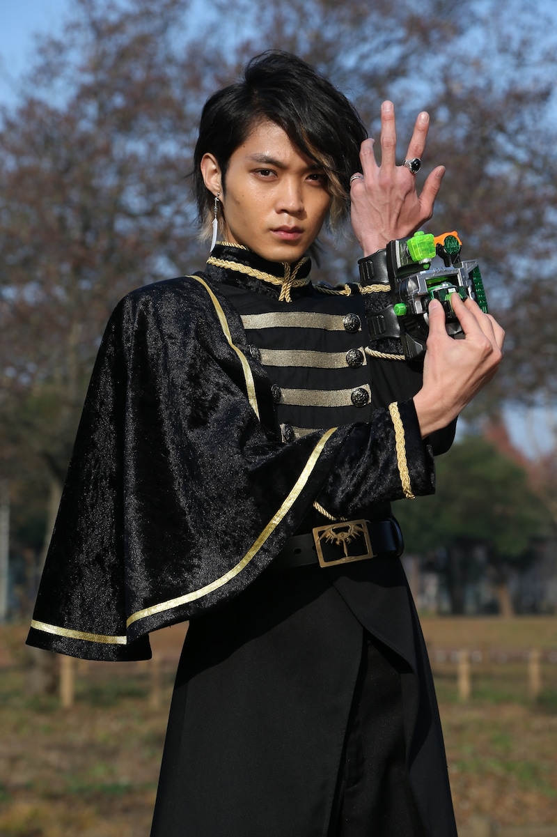 磯村勇斗演じるアラン。(c)2015 石森プロ・テレビ朝日・ADK・東映