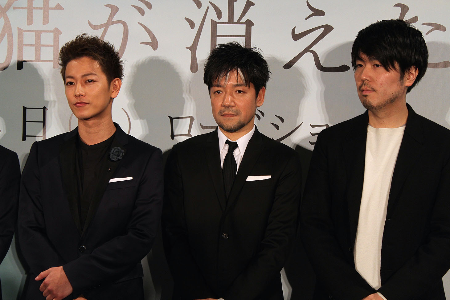 「世界から猫が消えたなら」完成報告会の様子。左から佐藤健、永井聡、川村元気。