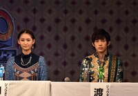 柳美稀（左）と渡邉剣（右）。