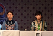 柳美稀(左)と渡邉剣(右)。