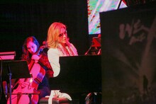 サンダンス映画祭2016オフィシャルパーティーで演奏するYOSHIKI。