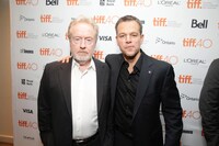 第40回トロント国際映画祭にて、左からリドリー・スコット、マット・デイモン。