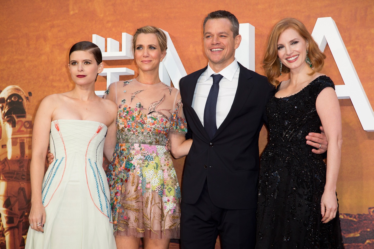 左からケイト・マーラ、クリステン・ウィグ、マット・デイモン、ジェシカ・チャステイン。