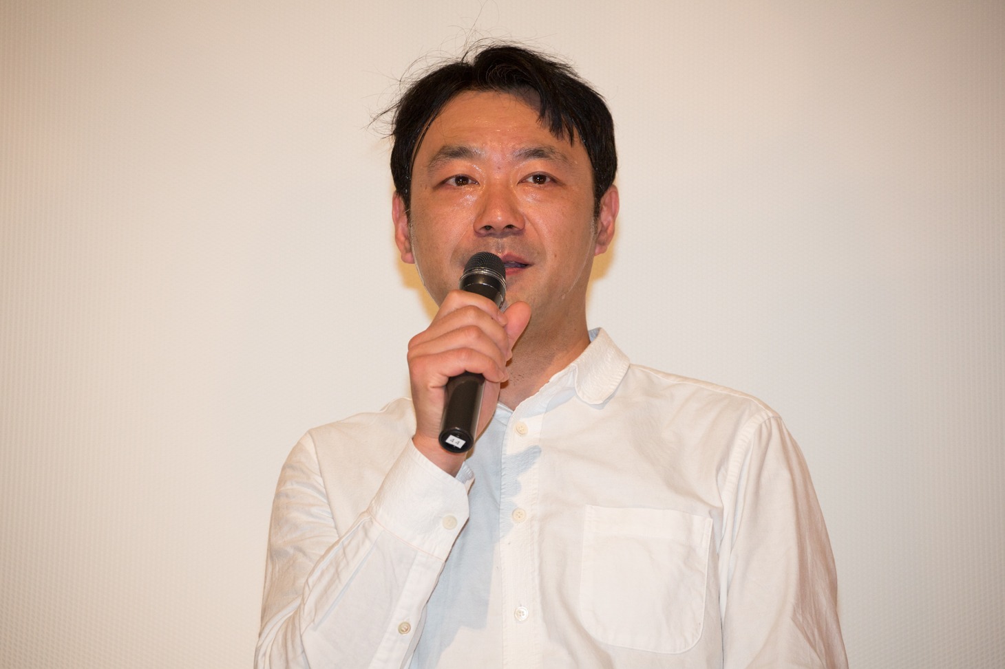 戌井昭人