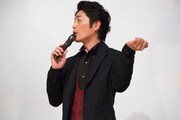 「オカマ役がなかなか抜けない」と語る安田顕。
