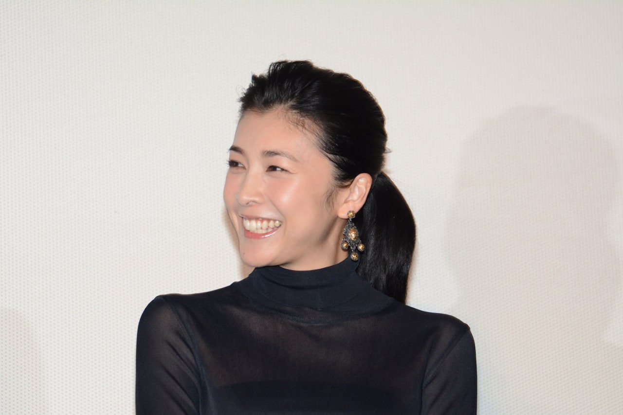 上から平岡芳明役の佐々木蔵之介、三澤徹夫役の坂口健太郎、直人