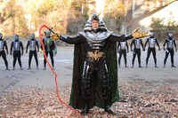 「仮面ライダー1号」より、大杉漣演じる地獄大使。(c)2016「仮面ライダー1号」製作委員会　(c)石森プロ・テレビ朝日・ADK・東映