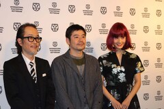 橋本愛が赤髪ウィッグ姿披露 リリー フランキーらとロッテルダム映画祭に出席 映画ナタリー
