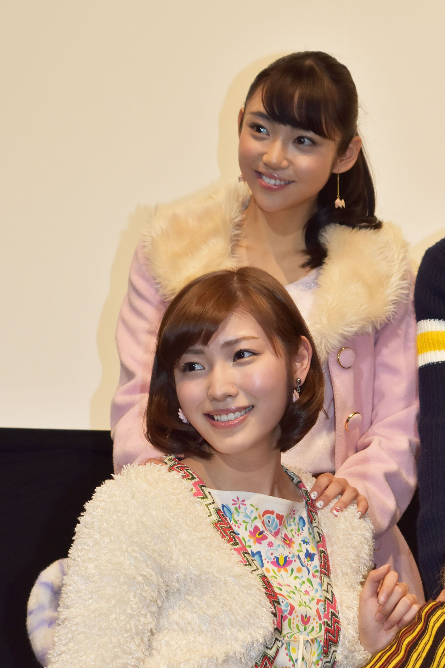 山谷花純（上）、立石晴香（下）。