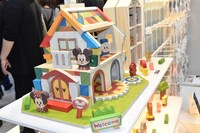 子供向けの木製玩具（KIDEA）。