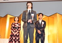 百瀬朔（中央）