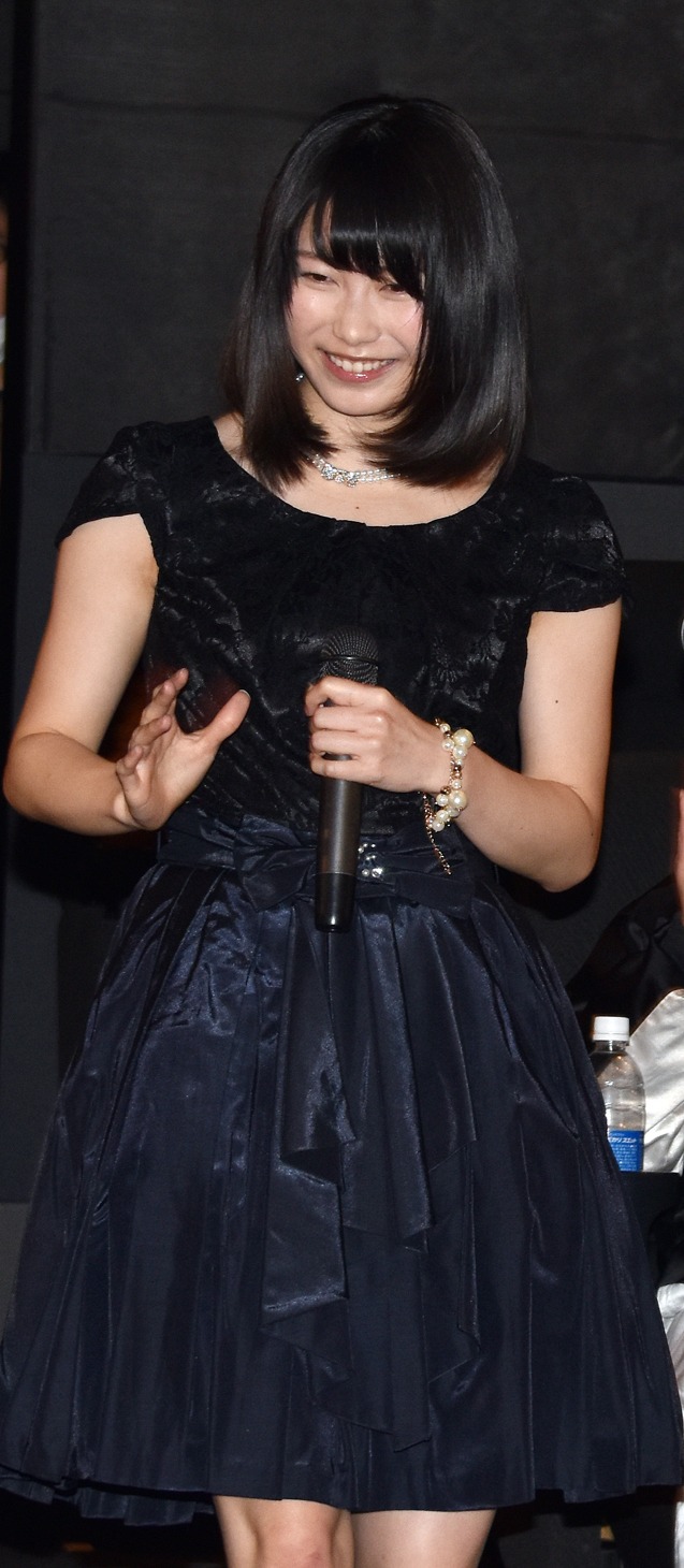 横山由依