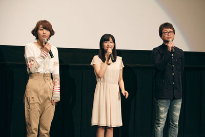 「ラストエグザイル -銀翼のファム- Over The Wishes」舞台挨拶にて、左から豊崎愛生、茅野愛衣、興津和幸。