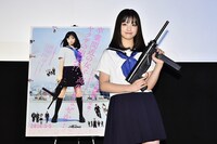 「セーラー服と機関銃 -卒業-」先行上映会に出席した橋本環奈。