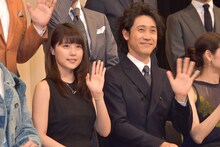 左から有村架純、大泉洋。
