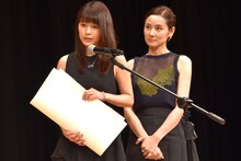 左から有村架純、吉田羊。