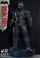 【ライフサイズ・マスターピース】「バットマン vs スーパーマン ジャスティスの誕生」1/1スケールレプリカ アーマード・バットマン