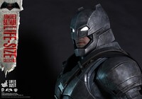 【ライフサイズ・マスターピース】「バットマン vs スーパーマン ジャスティスの誕生」1/1スケールレプリカ アーマード・バットマン