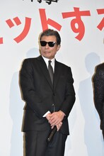 バラク・オバマ大統領のものをモデルにスーツを発注したと話す舘ひろし。