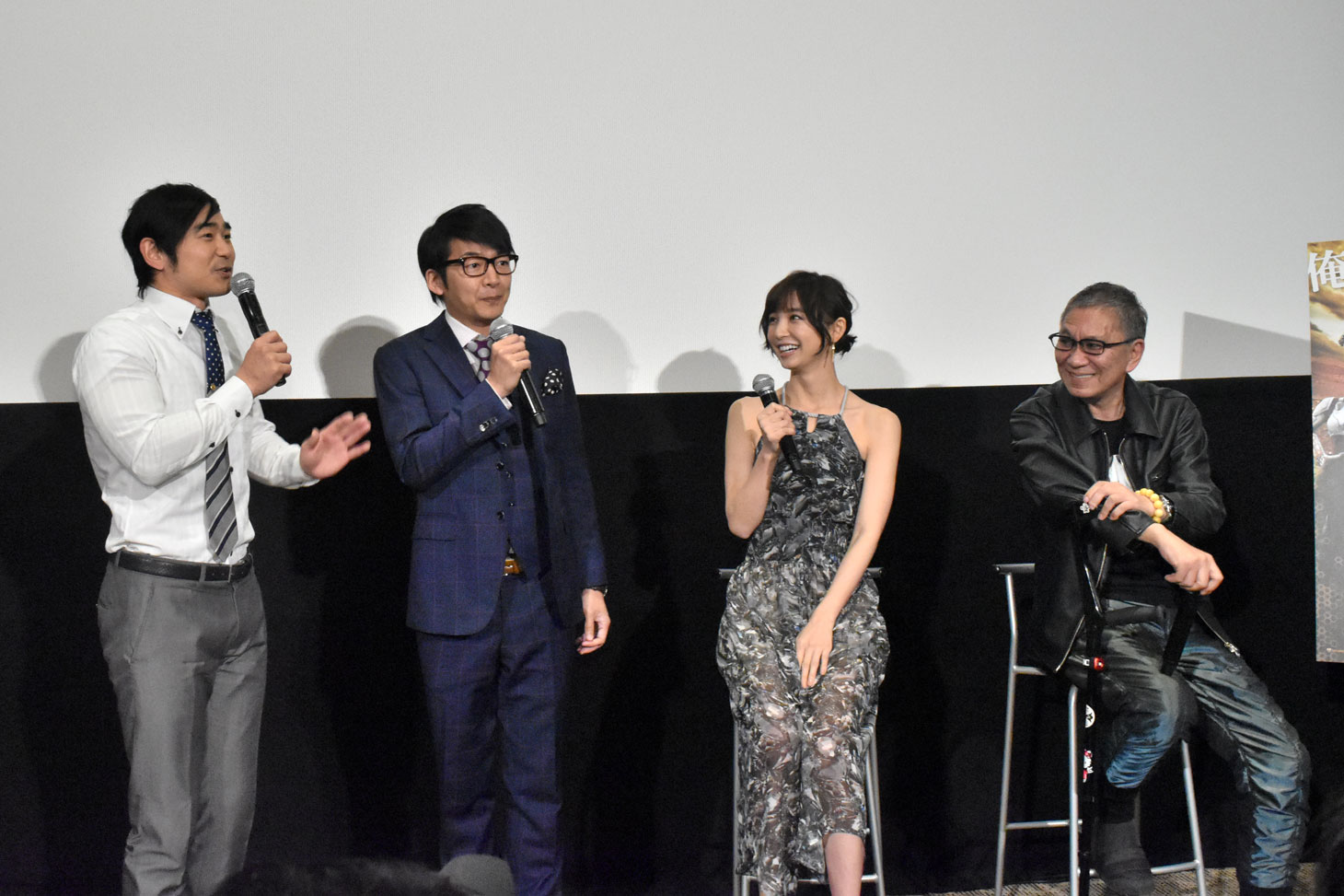 「私が元祖・ゲスの極みです！」と念を押すハマカーンの浜谷健司（左）。