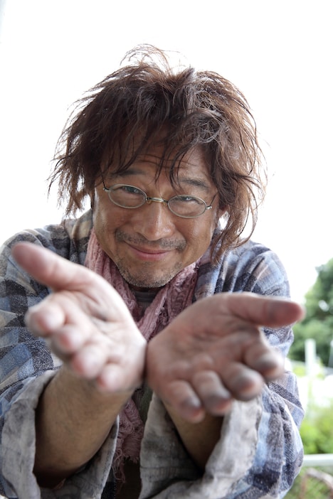 船越英一郎演じるホームレス・宇野。 (c)福満しげゆき・講談社／映画「ヒーローマニア-生活-」製作委員会