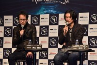 左から神山健治、冲方丁。