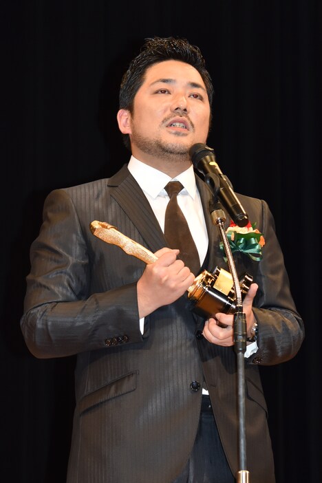 新人男優賞に輝いた篠原篤。