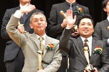 左から橋口亮輔、篠原篤。