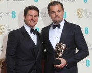 第69回英国アカデミー賞授賞式に出席したトム・クルーズ(左)とレオナルド・ディカプリオ(右)。(写真提供:RUNE HELLESTAD / UPI / Newscom / ゼータ イメージ)