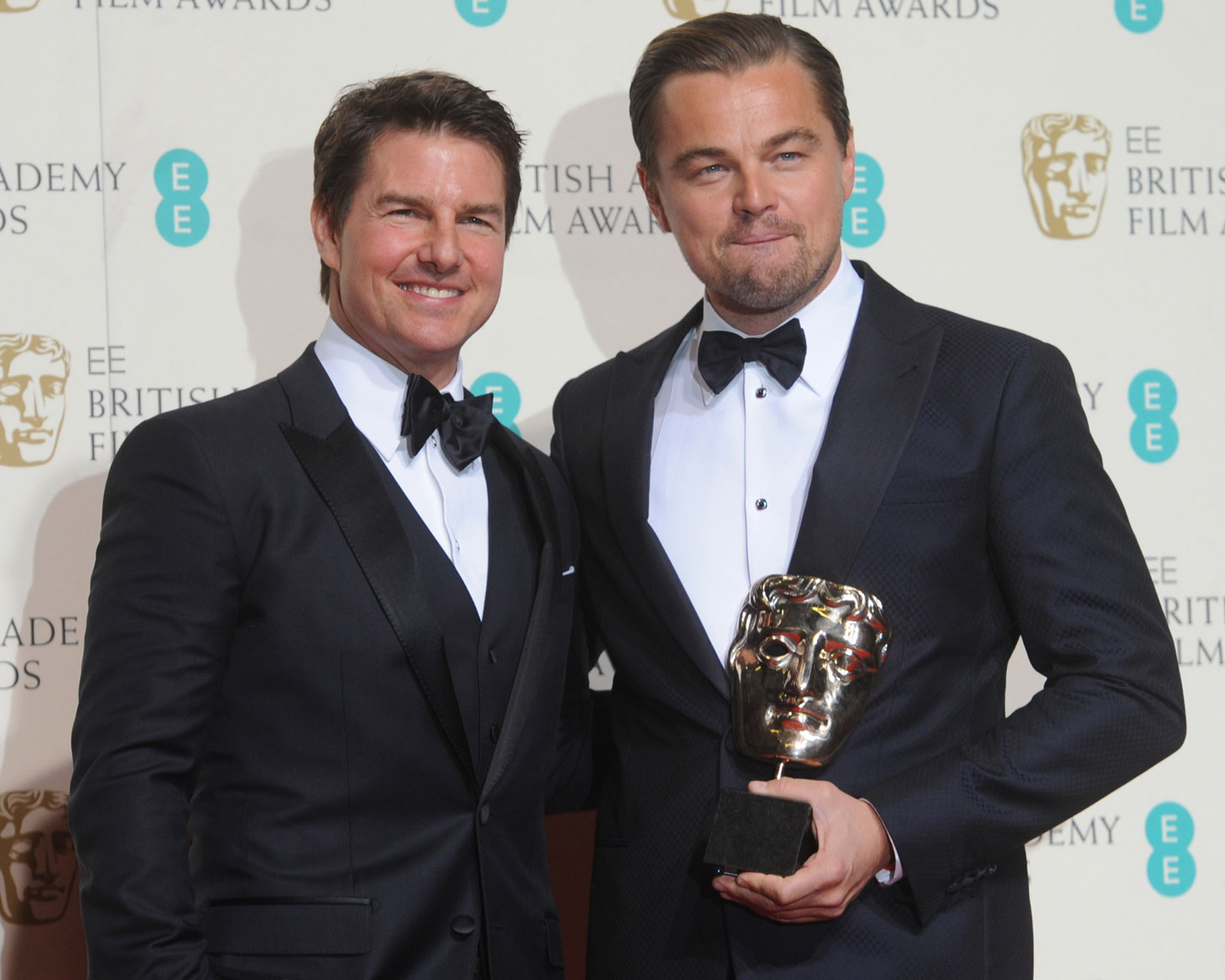 第69回英国アカデミー賞授賞式に出席したトム・クルーズ（左）とレオナルド・ディカプリオ（右）。（写真提供：RUNE HELLESTAD / UPI / Newscom / ゼータ イメージ）