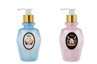 「一番くじ 不思議の国のアリス」E賞 ボディソープ アップルティーの香り（左）、フルーツケーキの香り（右）。