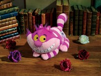 「一番くじ 不思議の国のアリス」ラストワン賞 チェシャ猫ぬいぐるみラストワンver.のイメージ。