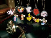 「一番くじ 不思議の国のアリス」I賞 おかしなチャームセットのイメージ。