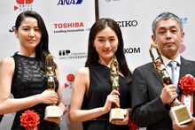 左から長澤まさみ、綾瀬はるか、橋口亮輔。