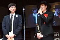 左から「トイレのピエタ」監督の松永大司、主演の野田洋次郎。